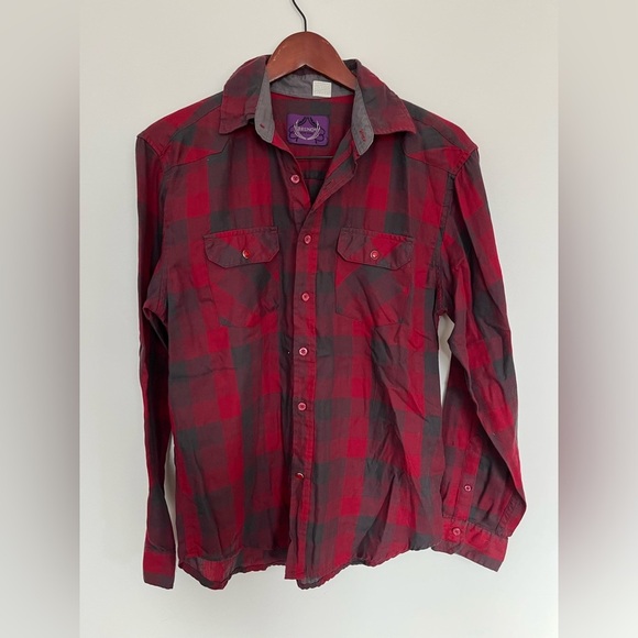 Bruno New York Red & Black Plaid Button-Up Shirt Men’s Size M ESTIMATED - Picture 2 of 5